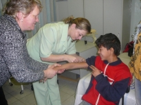 201004271641360.Pomoc pri očkovaní detí proti žltačke